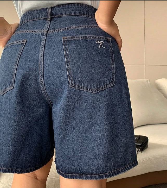 ladies boddy shorts jeans